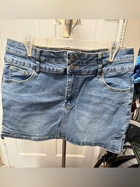 Light Wash Denim Mini Skirt - Casual Women's Skirt